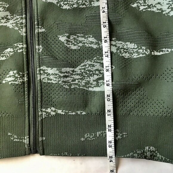 Gymshark Adapt Camo Seamless Track Jacket Moss Olive Aloe Green Size XL - Picture 5 of 5
